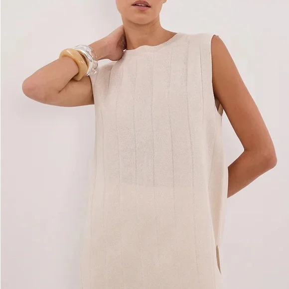 DISSH White Sleeveless Crew Neck Sheath Top - Picture 2 of 8